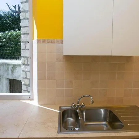 M081 - Marcelli, Mare Trilo Con Giardino Appartement *